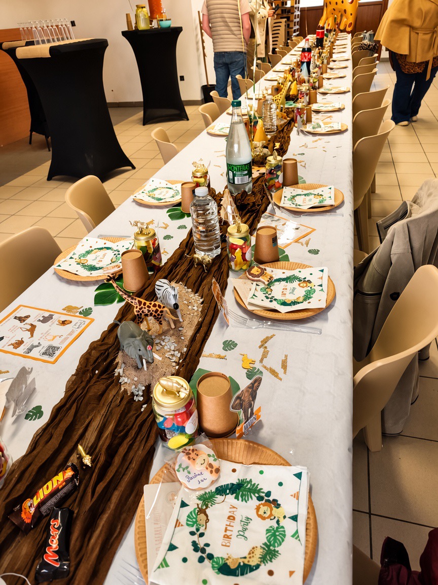 Table complète anniversaire safari